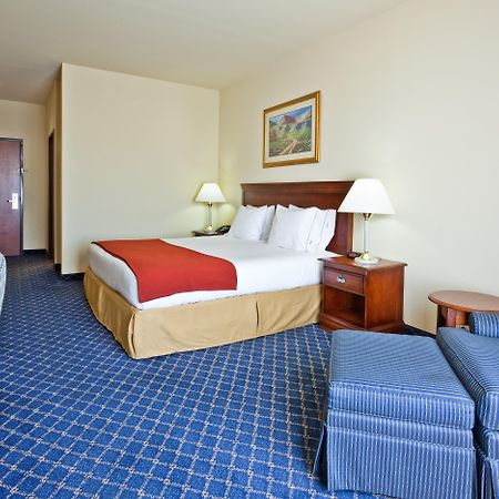 Holiday Inn Express Hotel & Suites Paragould By Ihg Room photo